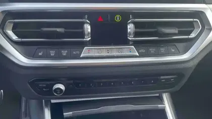 Photo 8 BMW Serie 3 Touring 330e xDrive 292 ch BVA8