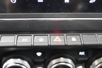 Photo 7 Renault Captur  E-Tech Plug-in 160