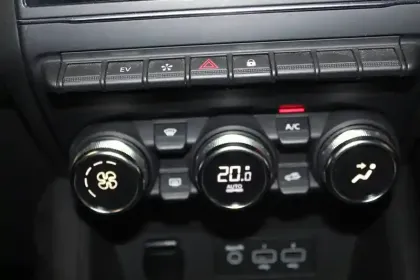 Photo 66 Renault Captur Gén. II (HJB) Ph1 Intens 5