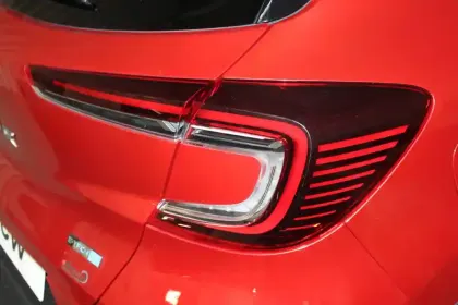 Photo 42 Renault Captur  E-Tech Plug-in 160