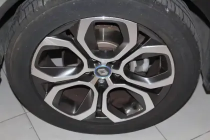 Photo 35 Renault Captur  E-Tech Plug-in 160