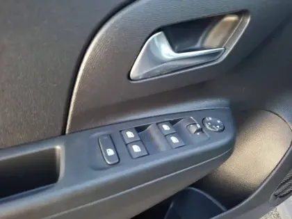 Photo 26 Opel Corsa  Electrique 136 ch & Batterie 50 kWh