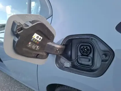 Photo 14 Opel Corsa  Electrique 136 ch & Batterie 50 kWh