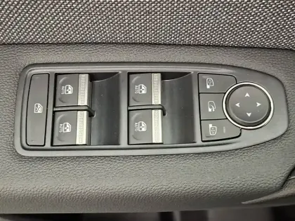 Photo 23 Renault Captur  E-Tech full hybrid 160 ch