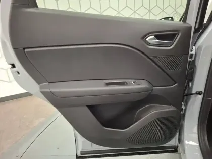 Photo 14 Renault Captur  E-Tech full hybrid 160 ch