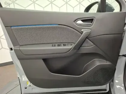 Photo 15 Renault Captur  E-Tech full hybrid 160 ch