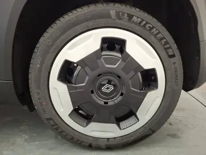 Photo 24 Renault 4 Renault  E-Tech Electrique 120 ch autonomie urbaine