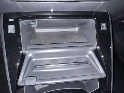 Photo 27 Peugeot 2008  PureTech 130 S&S BVM6