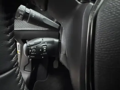 Photo 24 Peugeot 2008  PureTech 130 S&S BVM6