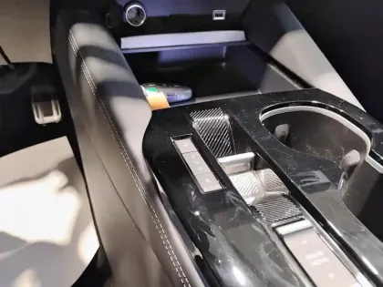 Photo 23 Citroën C5  X Hybride Rechargeable 225 S&S e-EAT8 Shine Pack