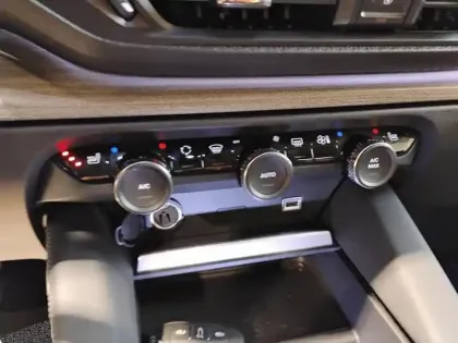 Photo 12 Citroën C5  X Hybride Rechargeable 225 S&S e-EAT8 Shine Pack