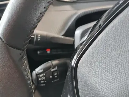 Photo 16 Peugeot 208  PureTech 75 S&S BVM5 Active Pack