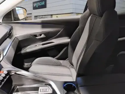 Photo 8 Peugeot 3008  Hybrid 225 e-EAT8 Allure Pack