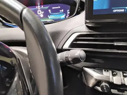 Photo 17 Peugeot 3008  Hybrid 225 e-EAT8 Allure Pack