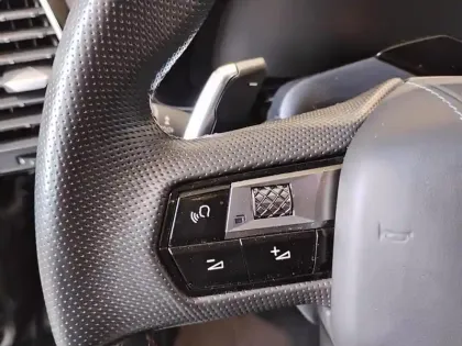 Photo 18 DS Ds 7 DS7 Crossback Hybride E-Tense 300 EAT8 4x4 Performance Line+