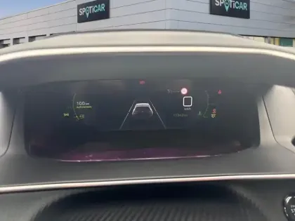 Photo 20 Peugeot 208  PureTech 100 S&S BVM6 GT