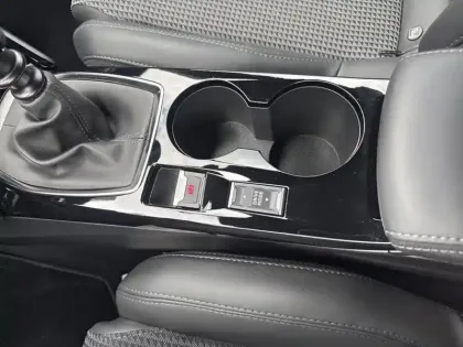 Photo 24 Peugeot 208  PureTech 100 S&S BVM6 GT