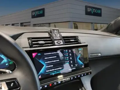 Photo 21 DS DS 7 DS7 Crossback Hybride E-Tense 300 EAT8 4x4 Rivoli