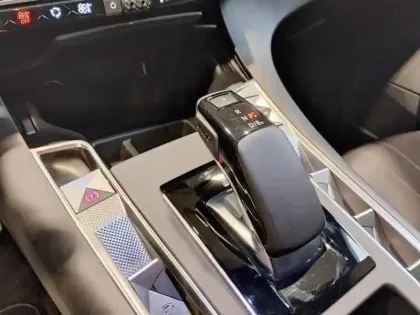 Photo 23 DS DS 7 DS7 Crossback Hybride E-Tense 300 EAT8 4x4 Rivoli