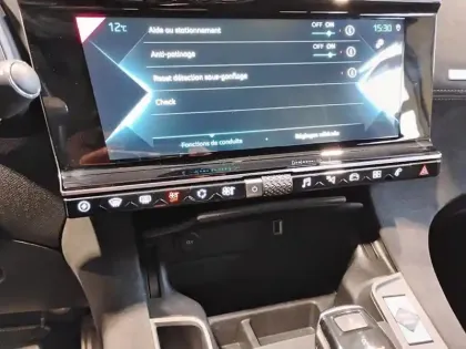 Photo 12 DS DS 7 DS7 Crossback Hybride E-Tense 225 EAT8 Performance Line