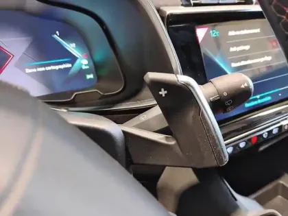 Photo 17 DS DS 7 DS7 Crossback Hybride E-Tense 225 EAT8 Performance Line