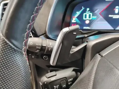 Photo 16 DS DS 7 DS7 Crossback Hybride E-Tense 225 EAT8 Performance Line