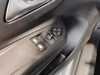 Photo 19 Opel Corsa Gén. VI Ph1 Edition Business 5