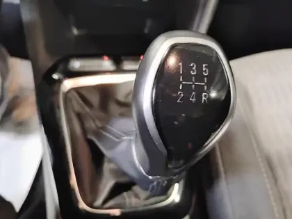 Photo 25 Opel Corsa Gén. VI Ph1 Edition Business 5