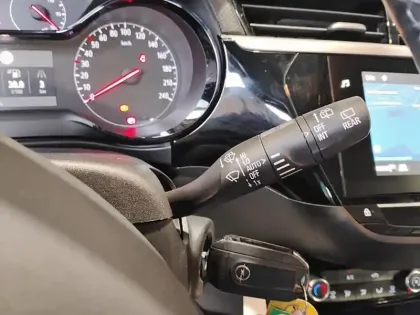 Photo 17 Opel Corsa Gén. VI Ph1 Edition Business 5