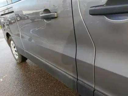 Photo 15 Renault Trafic L2H1 3,0t (8/9 Sièges) Zen 1.6