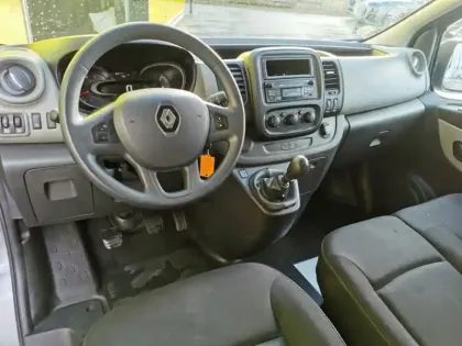 Photo 8 Renault Trafic L2H1 3,0t (8/9 Sièges) Zen 1.6