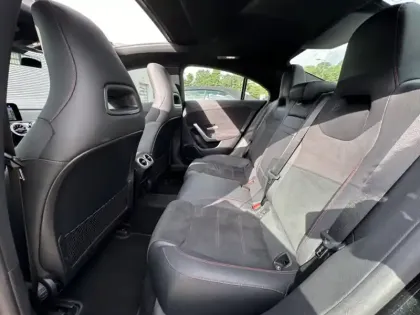 Photo 37 Mercedes CLA 250 e Coupé AMG Line