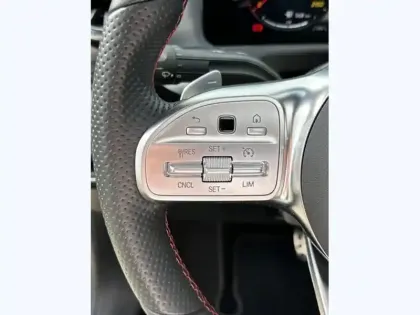 Photo 39 Mercedes CLA 250 e Coupé AMG Line