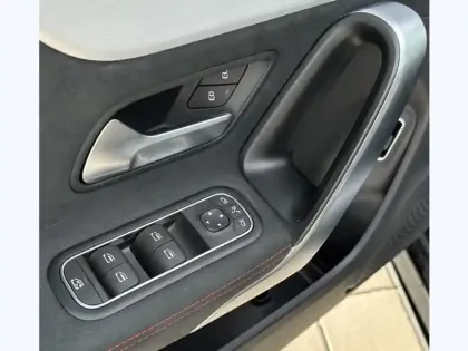 Photo 40 Mercedes CLA 250 e Coupé AMG Line