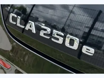 Photo 31 Mercedes CLA 250 e Coupé AMG Line