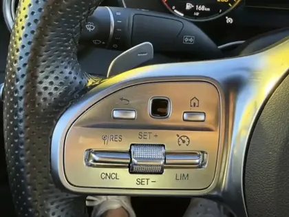 Photo 13 Mercedes Classe C Gén. IV (C205) Ph2 AMG Line 2