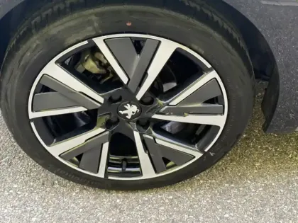 Photo 8 Peugeot 208 Gén. II Ph1 NG GT 5