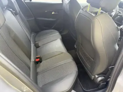 Photo 11 Peugeot 208 Gén. II Ph1 NG GT 5