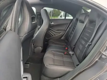 Photo 14 Mercedes CLA  220 d  Coupé Sensation