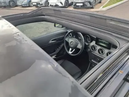 Photo 11 Mercedes CLA  220 d  Coupé Sensation