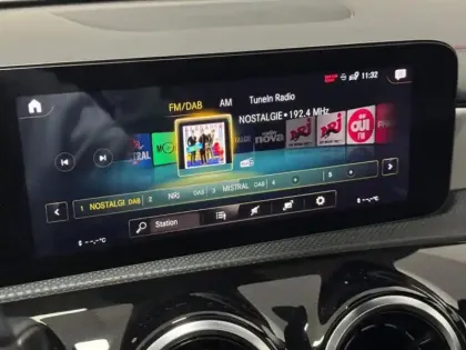 Photo 11 Mercedes CLA  250 e Coupé AMG Line