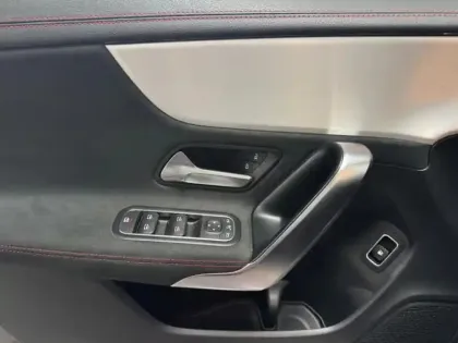 Photo 16 Mercedes CLA  250 e Coupé AMG Line