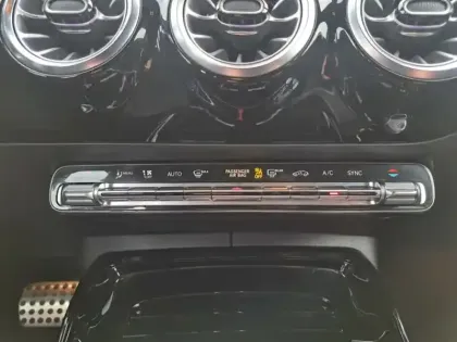 Photo 41 Mercedes CLA Mercedes-AMG  35 4MATIC Cou