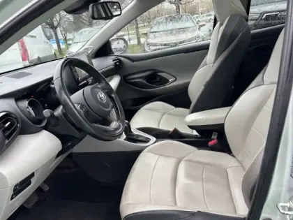 Photo 10 Toyota Yaris Hybride 116h Iconic / Toit Pano Pack Techno