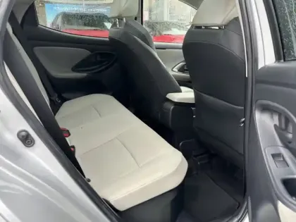 Photo 12 Toyota Yaris Hybride 116h Iconic / Toit Pano Pack Techno