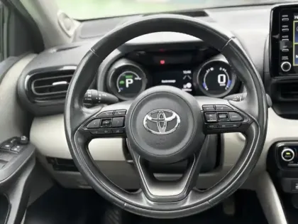 Photo 23 Toyota Yaris Hybride 116h Iconic / Toit Pano Pack Techno