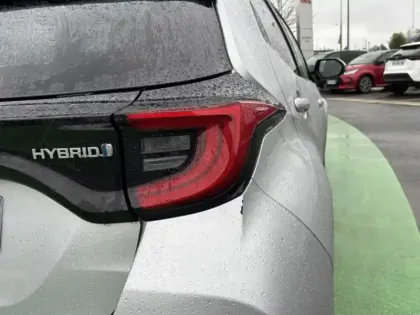 Photo 14 Toyota Yaris Hybride 116h Iconic / Toit Pano Pack Techno