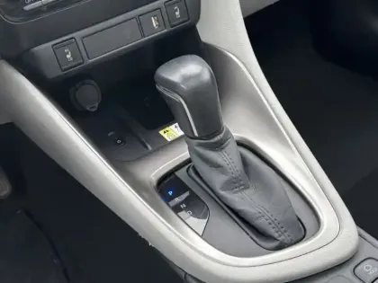 Photo 19 Toyota Yaris Hybride 116h Iconic / Toit Pano Pack Techno