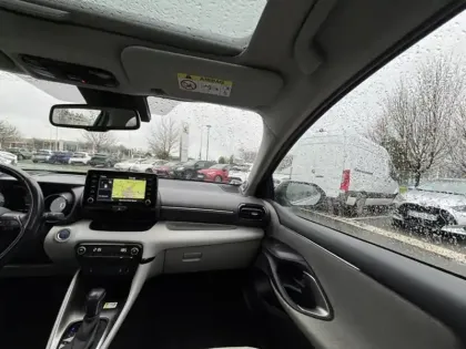 Photo 20 Toyota Yaris Hybride 116h Iconic / Toit Pano Pack Techno