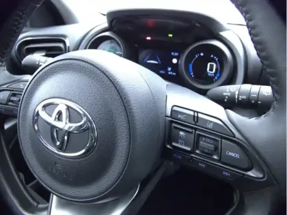 Photo 14 Toyota Yaris Hybride 116h Design 1.5 116 ch